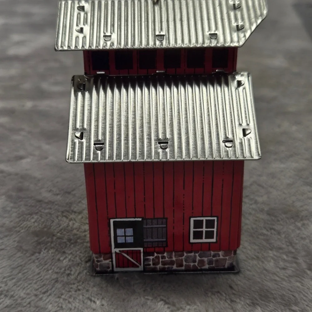 1999 Hallmark Keepsake Ornament Red Barn Town and Country Series Linda Sickman